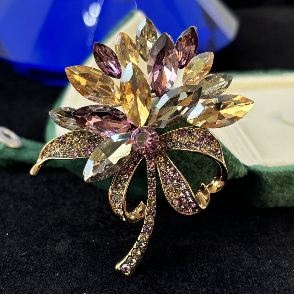 Women Accessories Bouquet - Elegant Colorful Crystal Rhinestone Bouquet Brooches